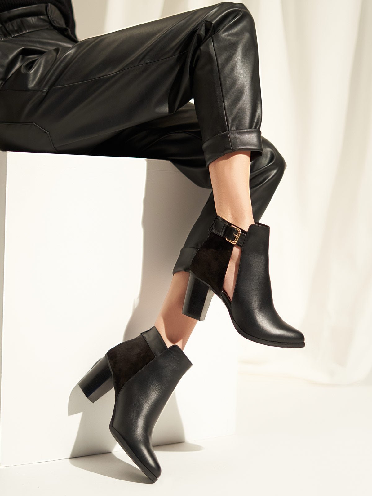 Chunky heel leather ankle boots in black